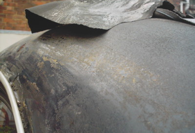 Vinyl roofs glue dried out.